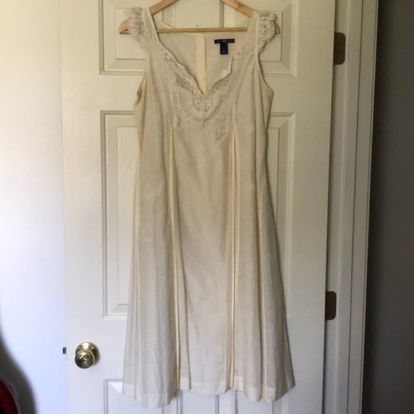GAP Dresses & Skirts - GAP cream colored dress w/ lace trim & shoulders